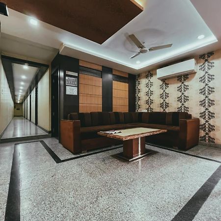 Hotel S L E Residency Varanasi Esterno foto