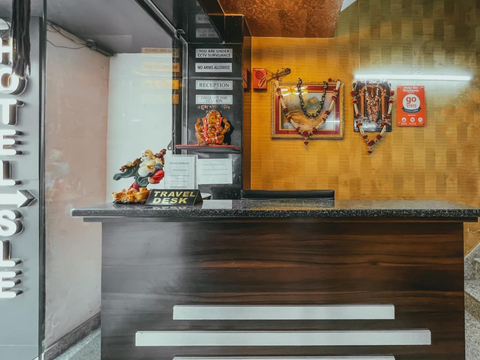 Hotel S L E Residency Varanasi Esterno foto
