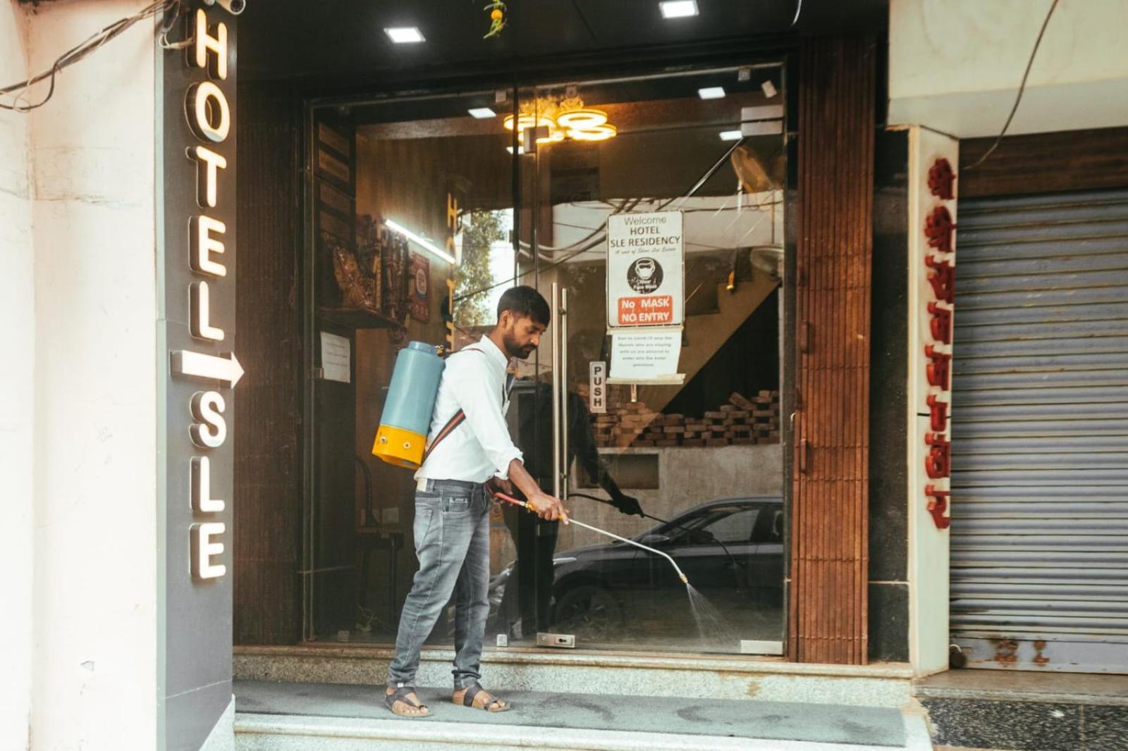 Hotel S L E Residency Varanasi Esterno foto
