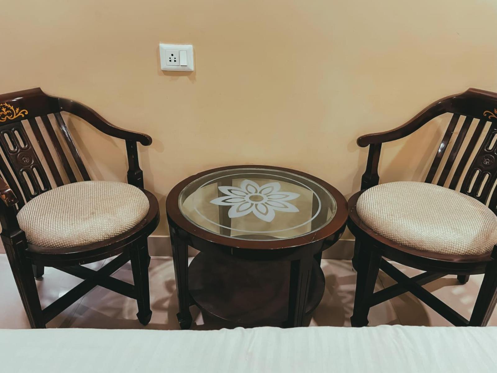 Hotel S L E Residency Varanasi Esterno foto