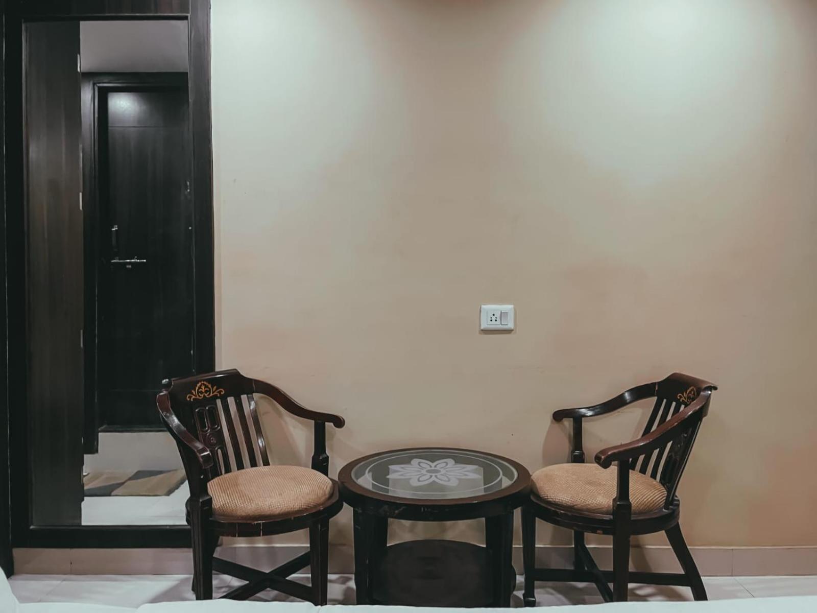 Hotel S L E Residency Varanasi Esterno foto